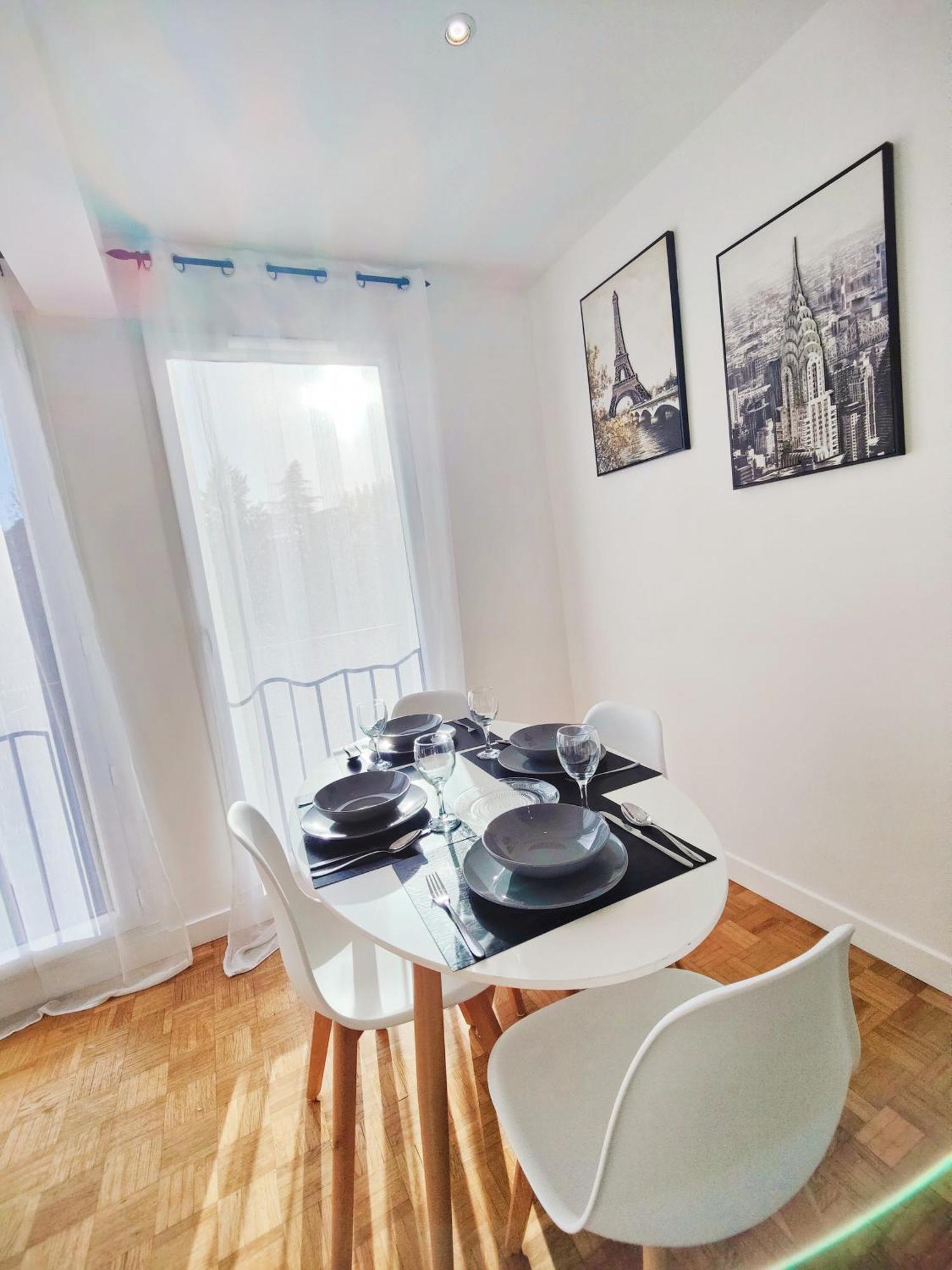 Appartement Metro A 2 Minutes Paris Centre Le Marais à Romainville Extérieur photo